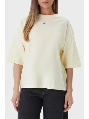 Calvin Klein Logolu Pamuklu Oversize Bisiklet Yaka T Shirt LV047D204GZRK Bayan T Shirt LV047D204G Zrk