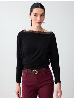 Jimmy Key Siyah Kayık Yaka Uzun Kollu Dantel Detaylı Örme Bluz