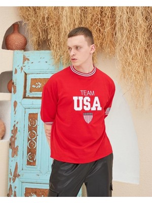 Pileli Store Nakış Işlemeli Ribanalı Oversize T-Shirt - Kırmızı