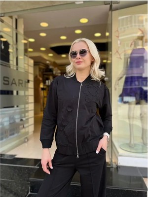 Lal Triko Lal Swet Mont