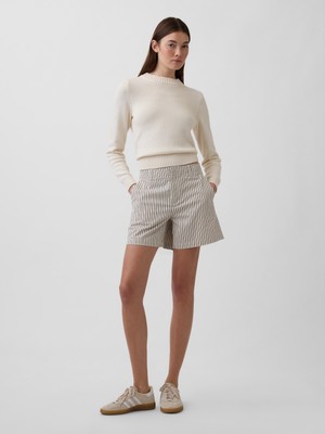 Gap Kadın Kırık Beyaz 5" Mid Rise Downtown Khaki Şortlar