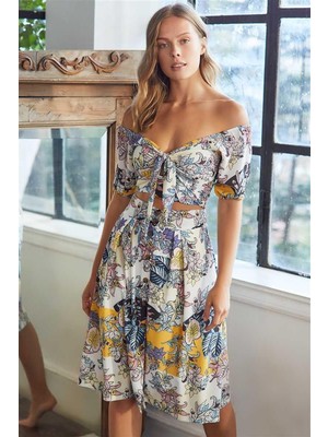 Zenvia  Dokuma Önden Bağlamalı Çiçek Baskılı Omuzu Düşük Büstiyer ve Önden Düğmeli Etek Takı