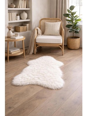 Eyprich Kuzu Post Peluş Premium Kalite Halı - Yumuşak Tüylü Beyaz