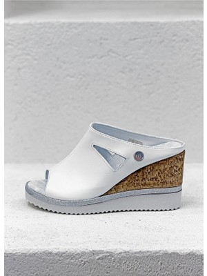 Mammamia D26YT-1835 Hakiki Deri Dolgu Topuk Terlik Ortopedik Rahat Günlük Terlik 9 cm Taban