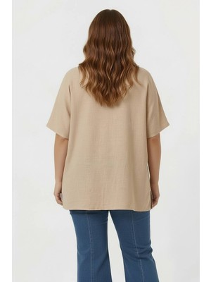 Rmg Broş Detaylı V Yaka Kadın Büyük Beden Bluz Vizon