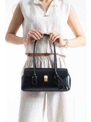 Dev 3 Adam Nçs Baget Kadın Kol Çantası Kapaklı ve Kilit Kapamalı