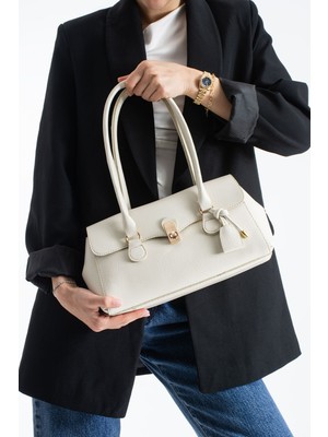 Dev 3 Adam Nçs Baget Kadın Kol Çantası Kapaklı ve Kilit Kapamalı