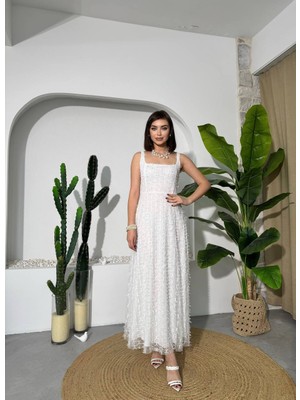 Yureli Askılı Kare Yaka Fiyonk Aplike Uzun Elbis