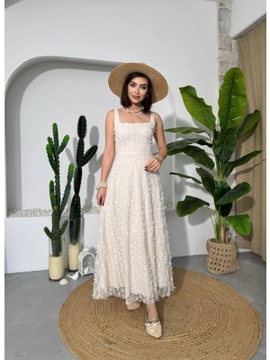 Yureli Askılı Kare Yaka Fiyonk Aplike Uzun Elbis