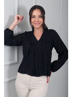 By Saygı Kadın Önü Fırfırlı Simli Modal Bluz
