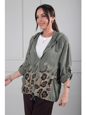 By Saygı Kadın Kapüşonlu Düğmeli Uzun Kollu Cepli Leopar Desen Italyan Cotton Ceket