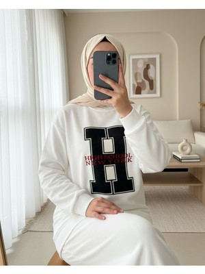 Moda Morfo Önü Nakışlı Bisiklet Yaka Sweat Tunik -Beyaz