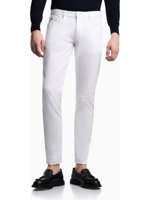 Emporio Armani Erkek Slim Fit Pamuklu Dar Paça Deri Logo Etiketli Beyaz Jeans EM000121 AF22611-U0003