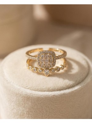 Mervan Takı Zirkon Taşlı Kare Form Gold Ren Çelik Yüzük – Işıltılı Vintage Tasarım Ayarlanabilir Kadın Yüzük