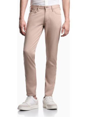 Emporio Armani Erkek Slim Fit Pamuklu Dar Paça Deri Logo Etiketli Bej Jeans EM000121 AF22611-U1041