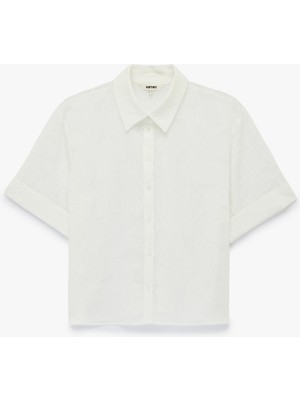 Koton Viskon Karışımlı Yarı Transparan Klasik Yaka Kısa Kollu Gömlek