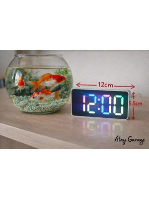 Atay Garage Renkli LED Dijital Saat – Masaüstü Alarm Saati, 12/24 Saat, Gece Modu Oturma Odası Yatak Odası Cocuk Odası