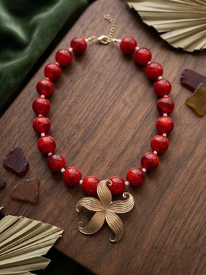 Gistoria Deniz Yıldızı ve Istiridye Figürlü Iri Boncuklu Plaj Kolyesi