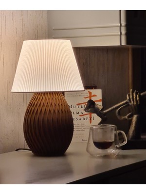 The Shogun Terra Pleat – Dekoratif Masa Lambası