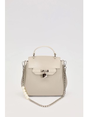 Lale Butik Levidor Premium Zincir ve Deri Askı Charm Detay Yumuşak Deri Çanta 930369 Krem