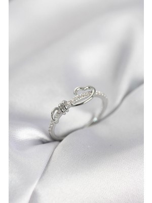 Ugrx Sarmal Kalp Model Zirkon Taşlı Gümüş Renk Kadın Yüzük