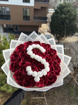 Buket Dünyası 20 Li Solmayan Gül Buketi Harfli Bordo Gül Dışı Beyaz - Istenilen Harf Yapılır