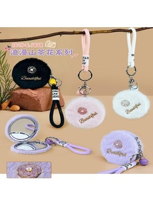 Najmaddin Peluş Tasarımlı Ayna -Com