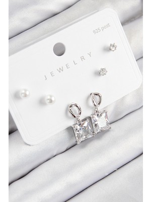 Bezos Pirinç Zirkon Taşlı Sallantılı Kare Model Gümüş Renk 925 Ayar Gümüş Çivi Kadın Küpe Set