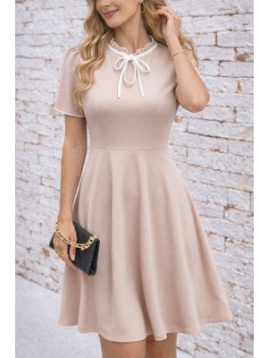 Pusula Sepeti Kadın Kısa Kollu Yakadan Bağcıklı ve Fırfırlı Midi Janjan Krep Elbise