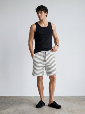 LTB Jakarlı Çizgili Örme Beyaz Şort