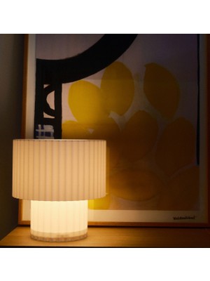 The Shogun Halo Pleat – Dekoratif Masa Lambası