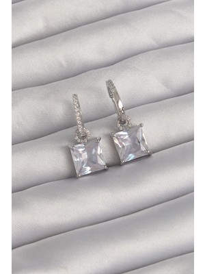 İsmiyle Al Mey Ithalat® Pirinç Gümüş Renk Kare Zirkon Taşlı Halka Küpe