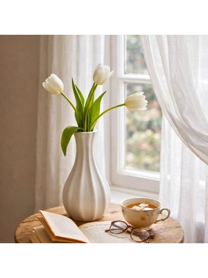 Nevhan Sanat Dalgalı Form Vazo – Sade Akışın Estetiği