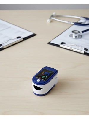 Kolay Kullanımlı Parmak Tipi Pulse Oksimetre Ev Tipi Kullanım