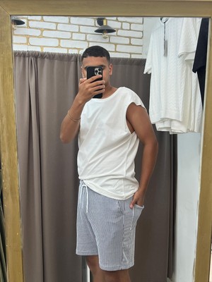 Tuba Toptaş Kolsuz Tshirt