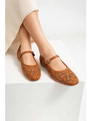 Slipcat Kadın Çiçek Desenli Bilek Bantlı Rahat Taban Günlük Babet Ayakkabı