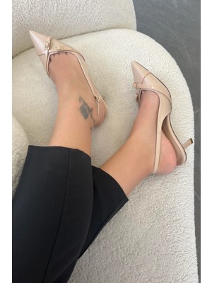 Büşracan Evelyn Arkası Açık Tokalı Deri Stiletto Bej