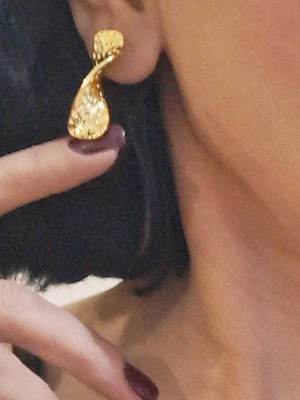 Edwol Altın Renk Gold Kaplama Kadın Geometrik Çivi Küpe