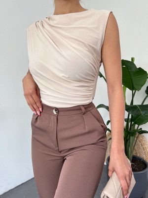 Moda Morfo Bisiklet Yaka Sıfır Kol Sandy Bluz -Bej