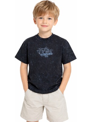 İrem Çocuk Giyim Erkek Çocuk Yıkamalı Model Önü Sırtı Yazı Desenli Siyah Renk Tişört