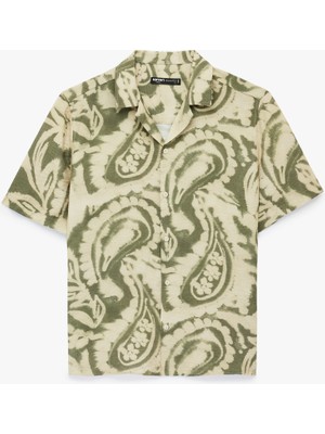 Koton Regular Fit Devrik Yaka Viskon Kısa Kollu Batik Desenli Gömlek