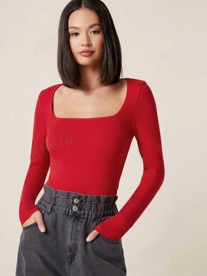 MetuCa Kadın Kırmızı Kare Yaka Uzun Kollu Vücudu Saran Ipek Jarse Kumaş Basic Bluz Badic