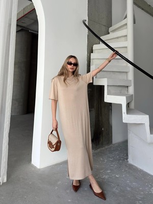 MetuCa Kadın Bej Modal Kumaş Yanları Yırtmaçlı Salaş Uzun Tişört Elbise Iç Göstermez