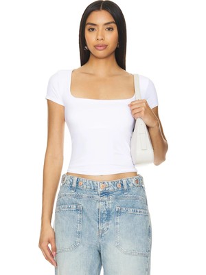 MetuCa Kadın Beyaz Çift Katlı Sandy Kumaş Kare Yaka Kısa Kol Crop Tişört