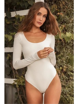 MetuCa Kadın Beyaz U Yaka Uzun Kollu Tanga Kesim Sandy Kumaş Bodysuit