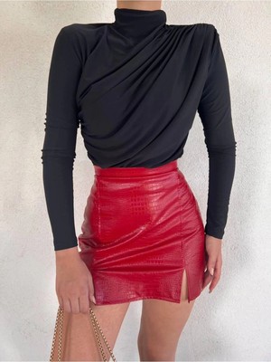 MetuCa Kadın Omuzdan Drapeli Yarım Balıkçı Yaka Uzun Kollu Vücudu Saran Bluz - Siyah