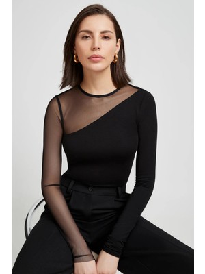MetuCa Kadın Siyah Tül Detaylı Asimetrik Kesim Sandy Kumaş Uzun Kol Bluz