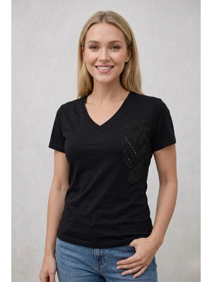 MetuCa Kadın Siyah Bisiklet Yaka Inci ve Payet Işlemeli Çiçek Desenli Pamuklu Tişört