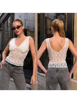 MetuCa Kadın Ekru Dantel Kumaş V Yaka Göğsü Astarlı Transparan Detaylı Şık Bluz