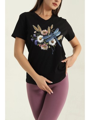MetuCa Kadın Siyah Pamuklu Yusufçuk ve Çiçek Işlemeli Boncuk Detaylı V Yaka Tişört